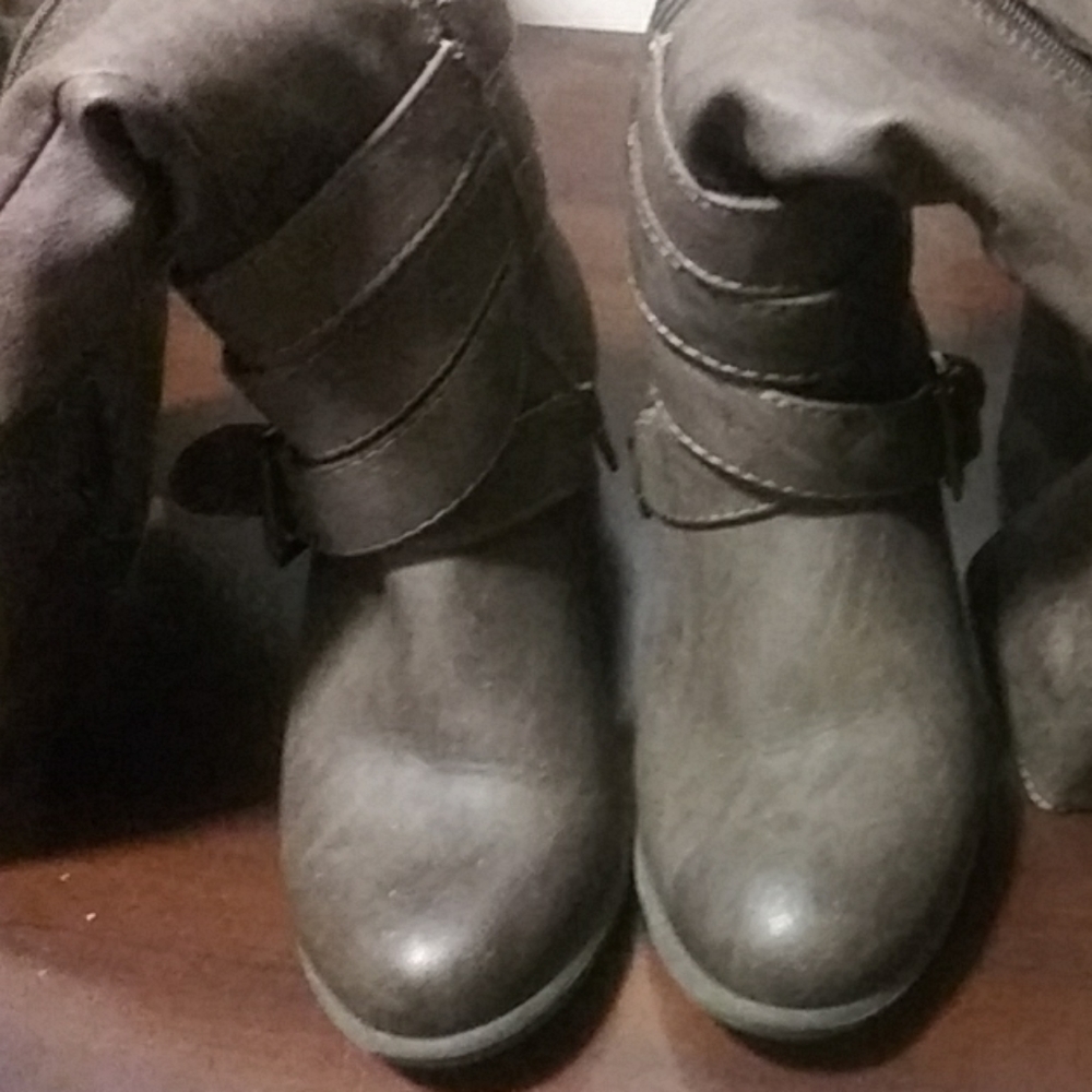 Mossimo boots